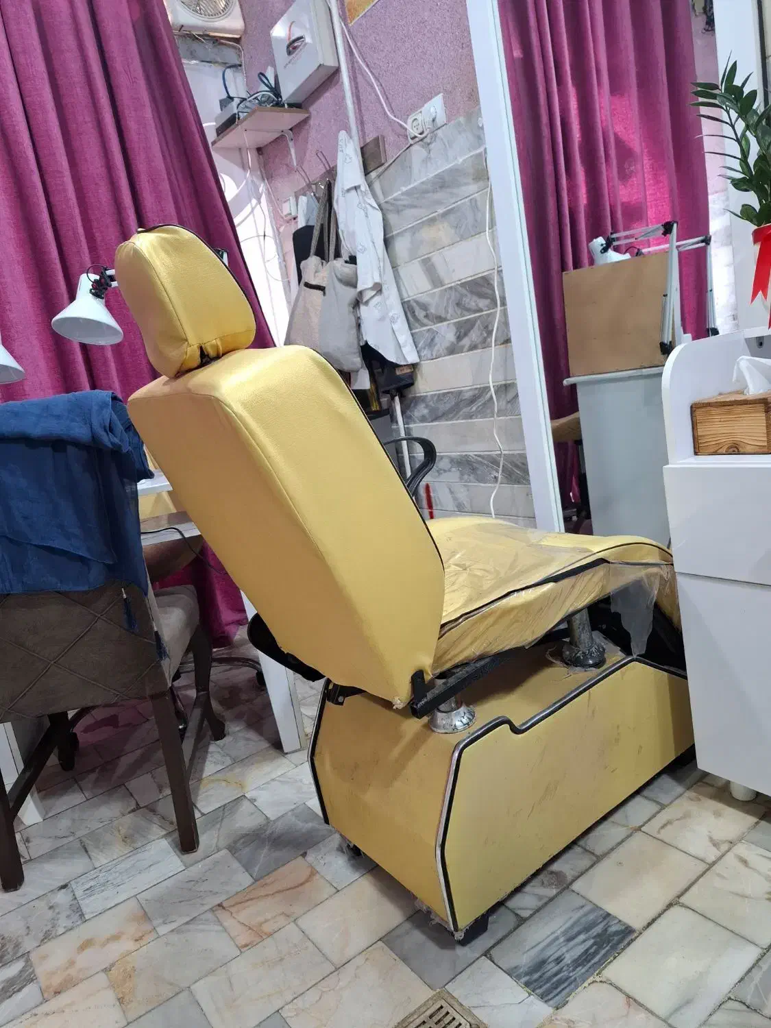 وسایل سالن زیبای|آرایشگاه و سالن‌های زیبایی|رشت, حمیدیان|دیوار