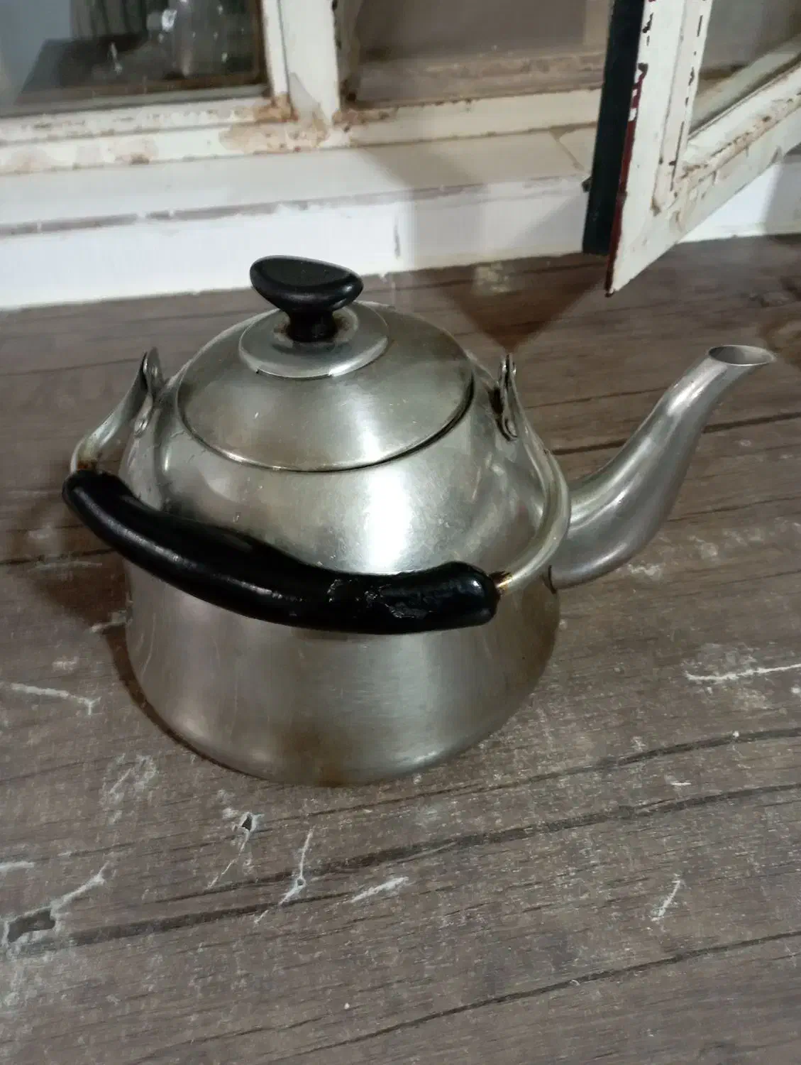 کتری سالم|قوری، کتری، قهوهساز دستی|اندیشه, اندیشه فاز ۳|دیوار