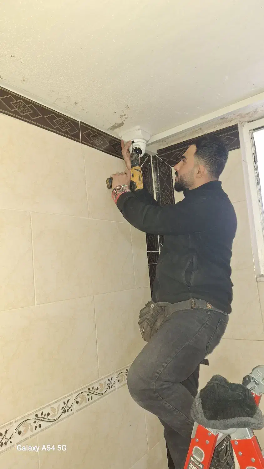 نصب فروش و تعمیر دوربین مدار بسته|خدمات پیشه و مهارت|هشتگرد, مدرس|دیوار