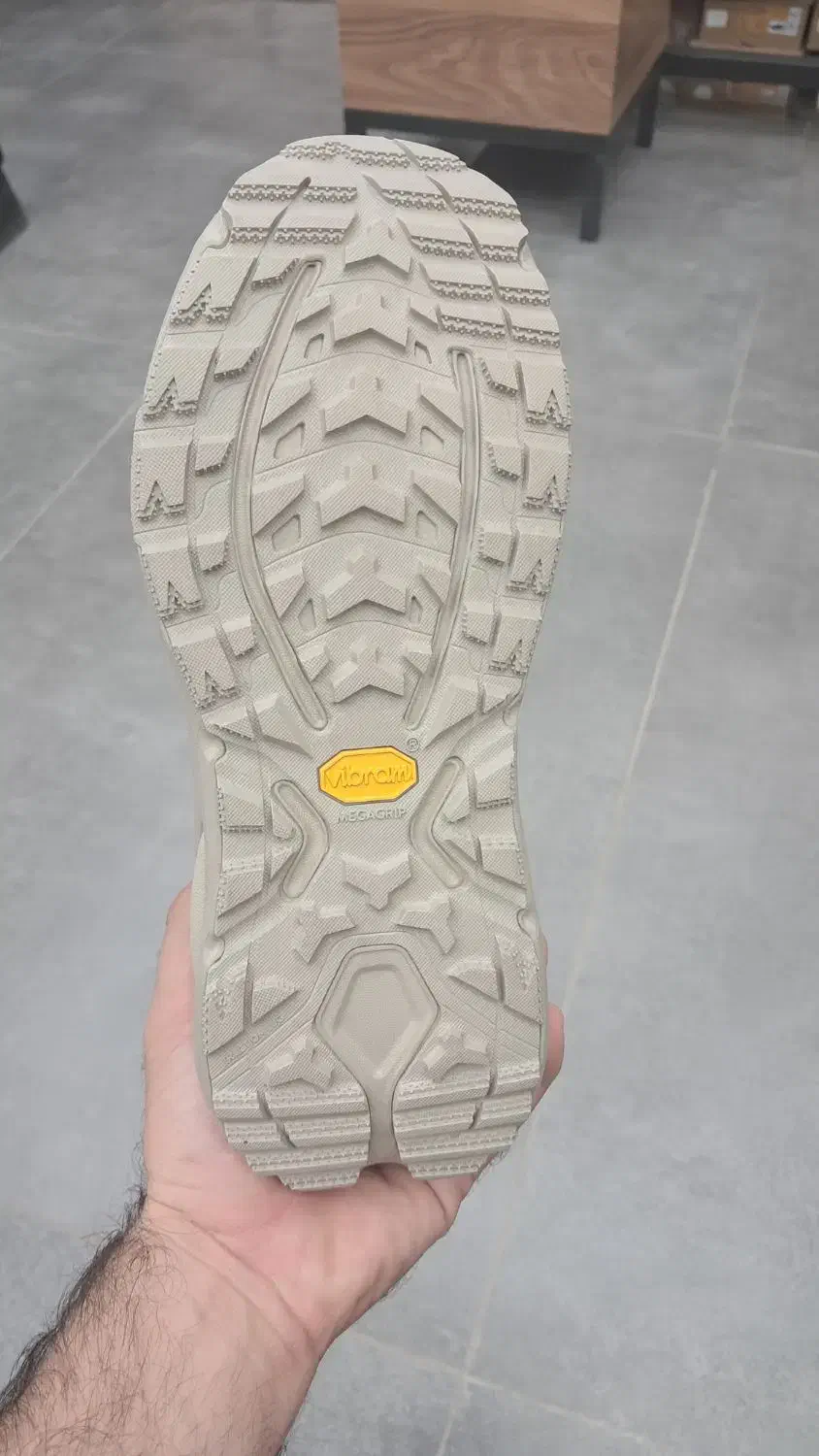 هوکا و بروکس اصل به ضمانت مرجوعی|کیف، کفش، کمربند|مراغه, |دیوار