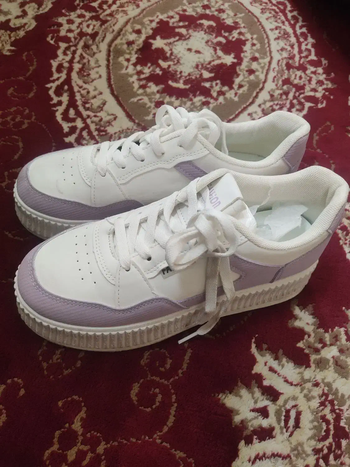 کتونی|کیف، کفش، کمربند|اراک, |دیوار