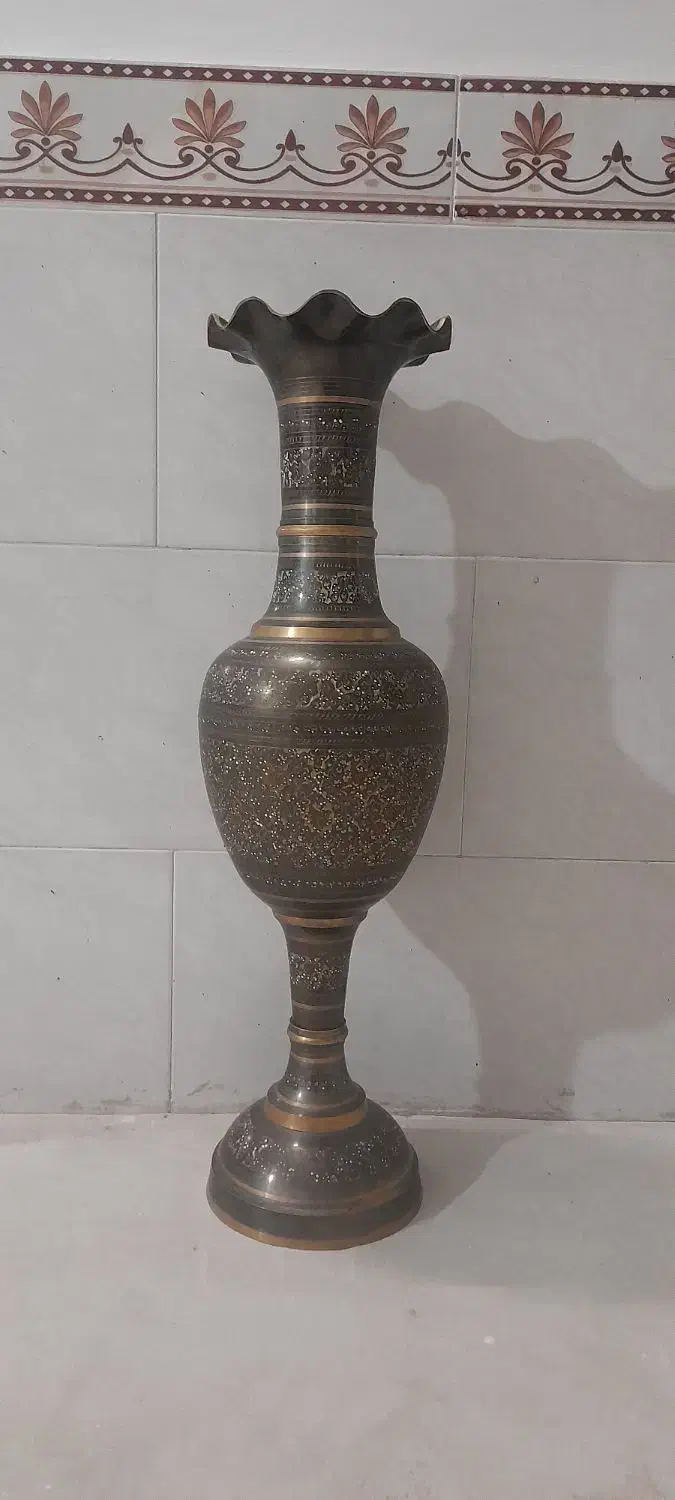 گلدان برنجی|صنایع دستی و سایر لوازم تزئینی|رباط‌کریم, الارد|دیوار