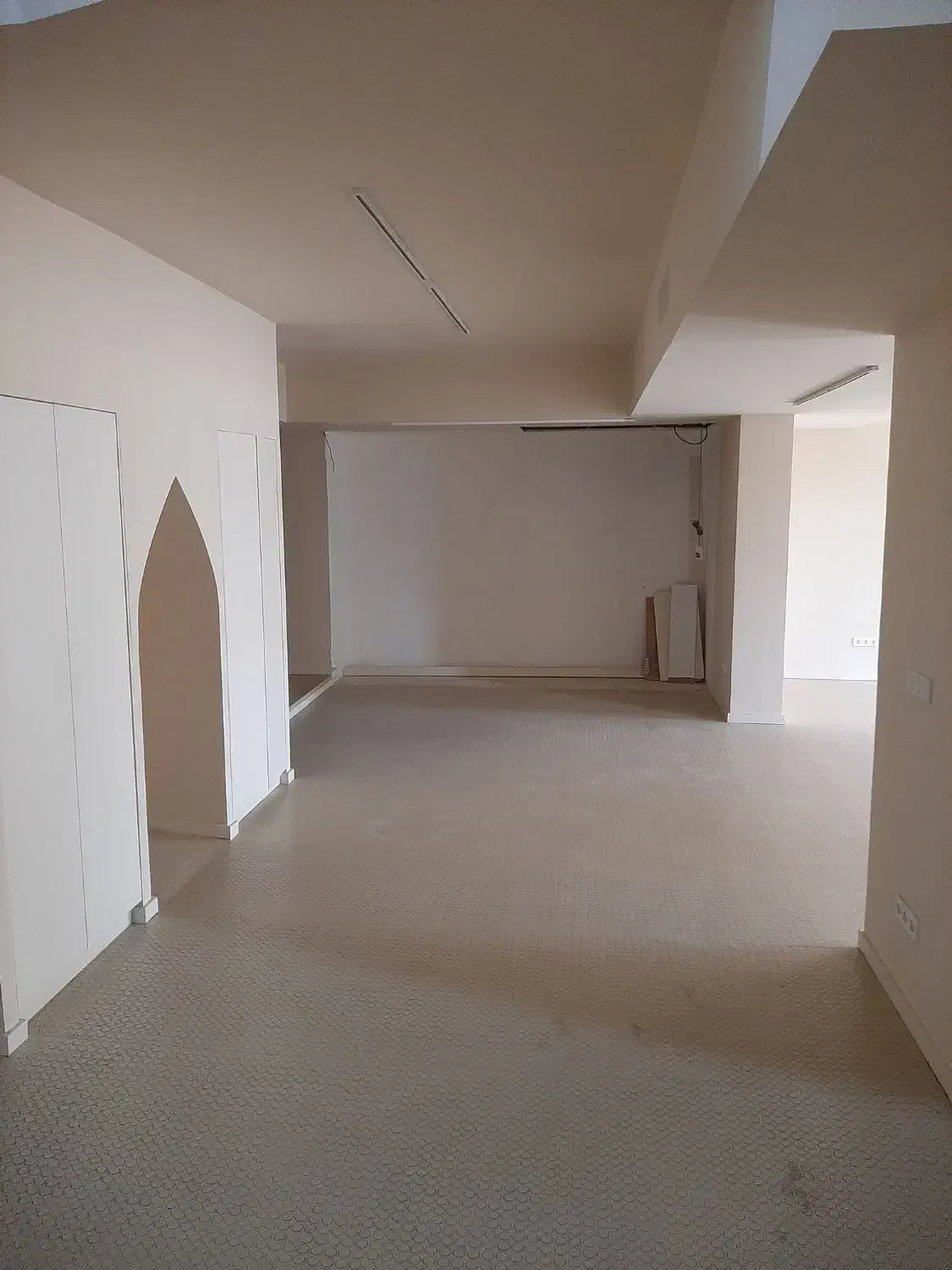 ۵۰۰ متر مستغلات در ۲ طبقه دربست فایل شخصی