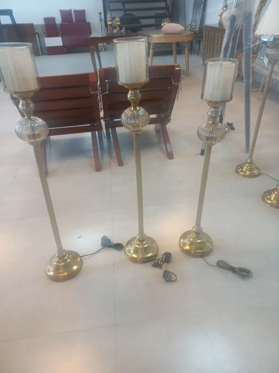 کنارسالنی|چراغ خواب و آباژور|رشت, آتشگاه|دیوار