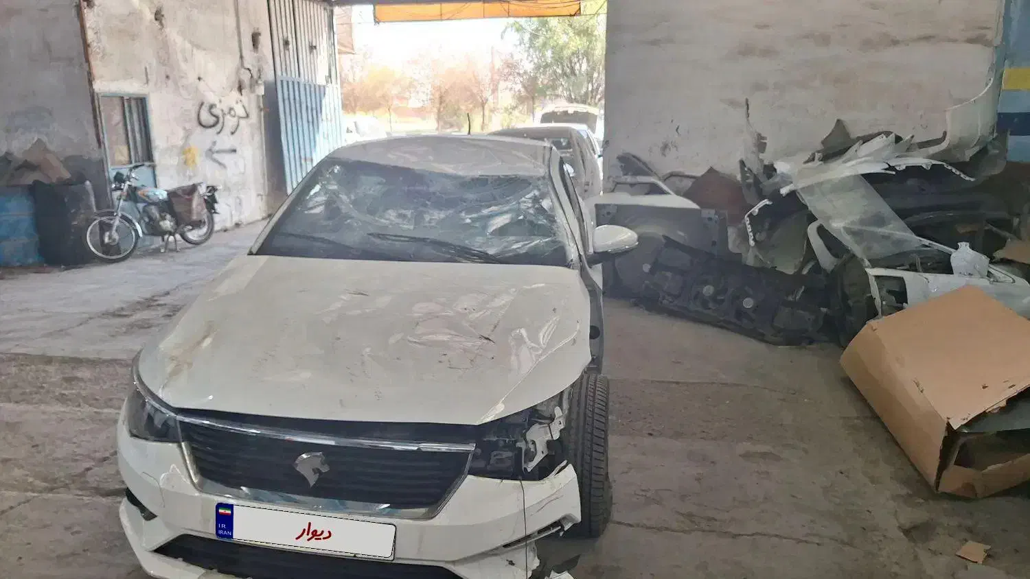 تارا تصادفی|خودرو سواری و وانت|قم, کوه سفید|دیوار