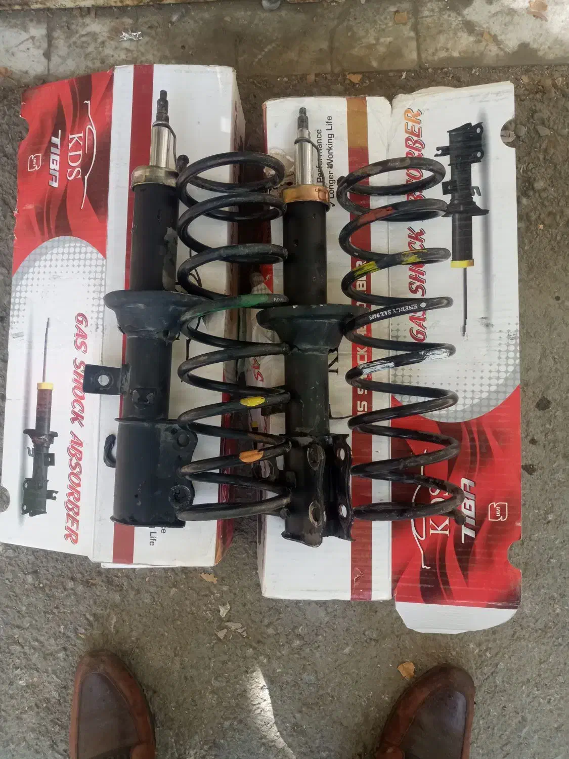 یک جفت کمک جلوی تیبا و یک جفت نفر اول عقب تیبا|قطعات یدکی و لوازم جانبی|ملایر, |دیوار