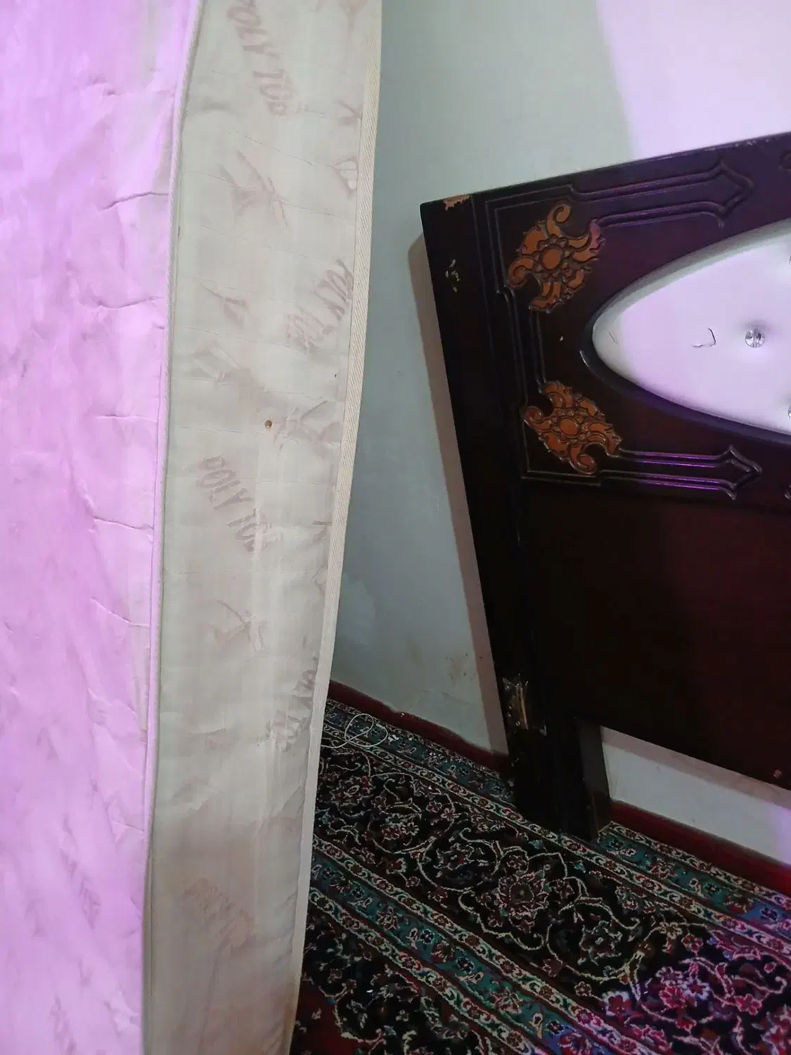 درحد نوع|تشک تختخواب|بروجرد, |دیوار