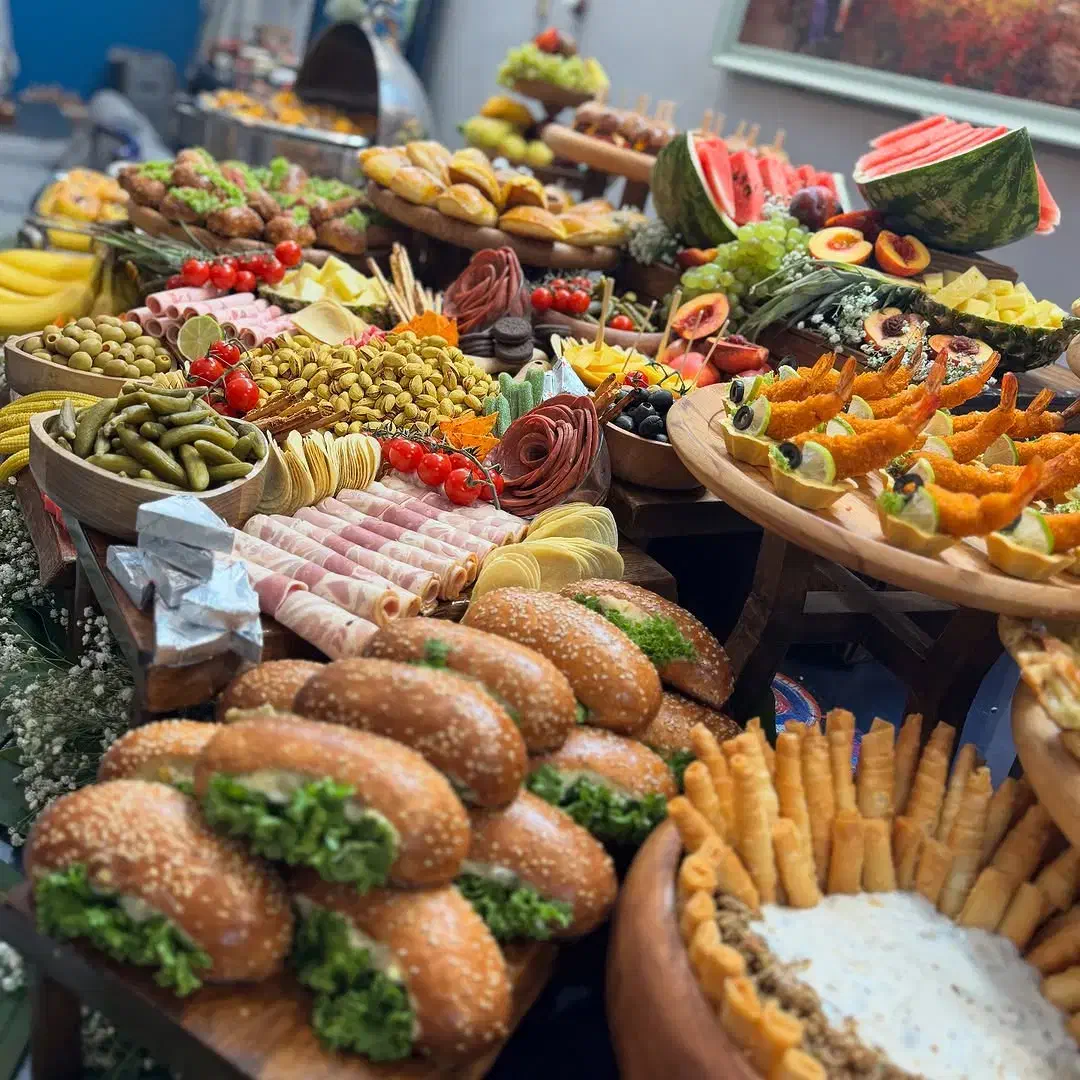 انجام صفرتا صد مراسم دیزاین فینگرفود وبادکنک ارایی|خدمات پذیرایی، مراسم|تهران, صد دستگاه|دیوار