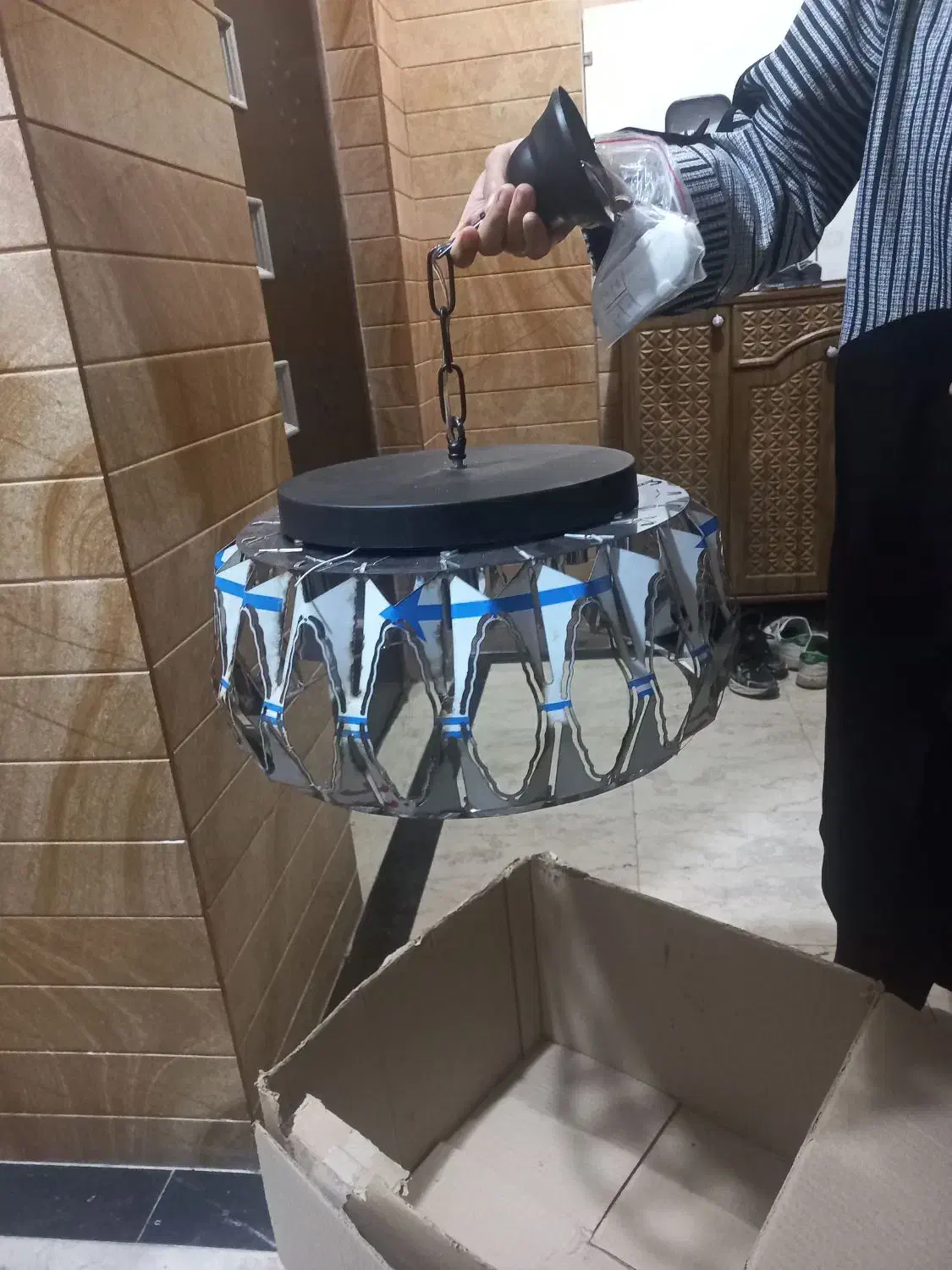 لوستر|لوستر و چراغ آویز|قم, شاه سید علی|دیوار