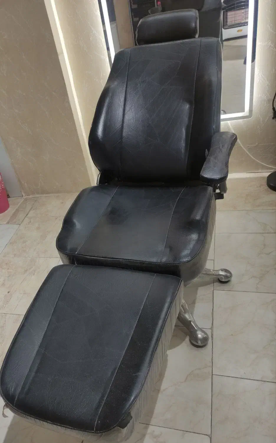 صندلی آرایشگاه|آرایشگاه و سالنهای زیبایی|بجنورد, |دیوار