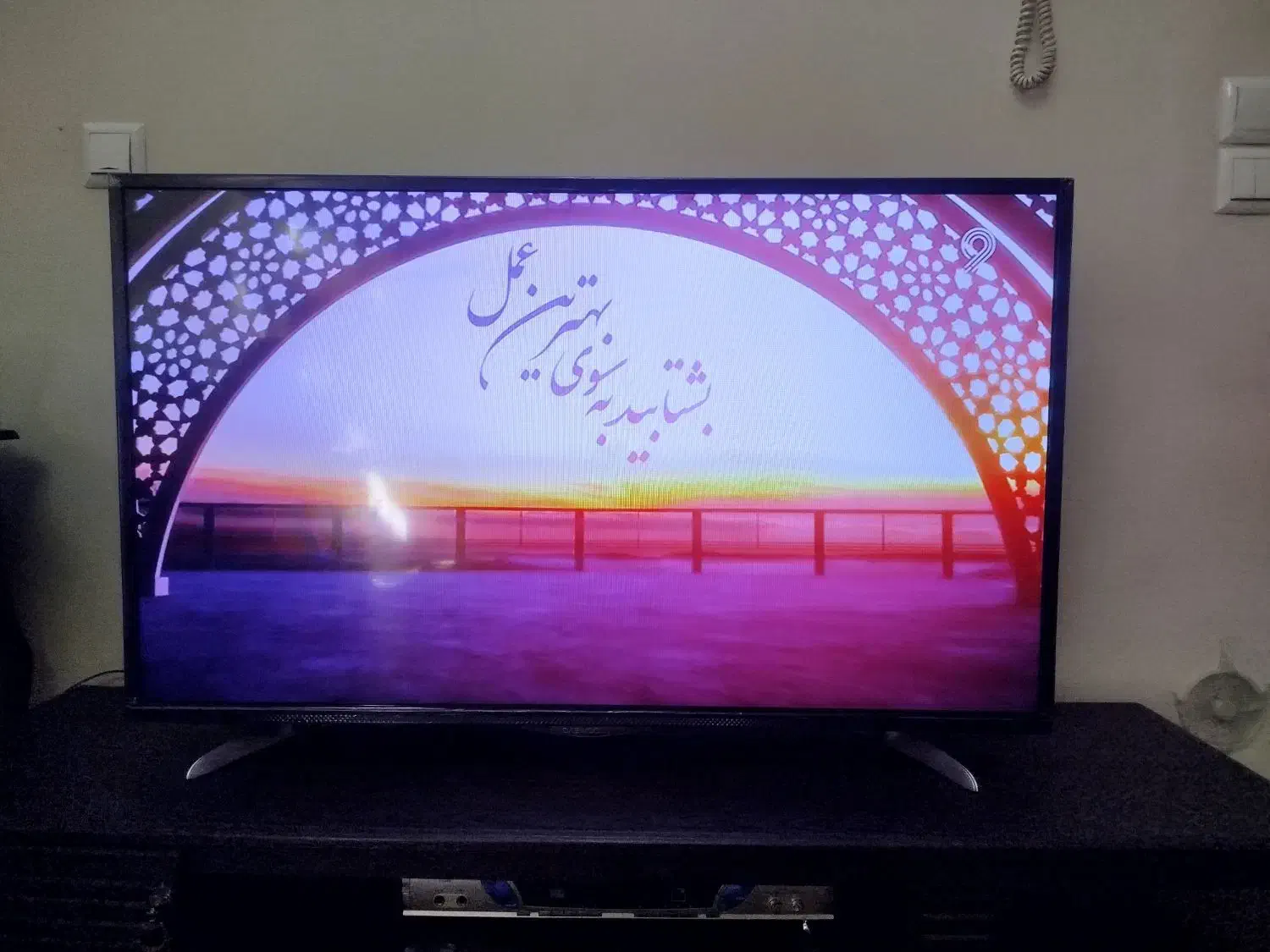 تلویزیون سالم و تمیز|تلویزیون و پروژکتور|اراک, |دیوار