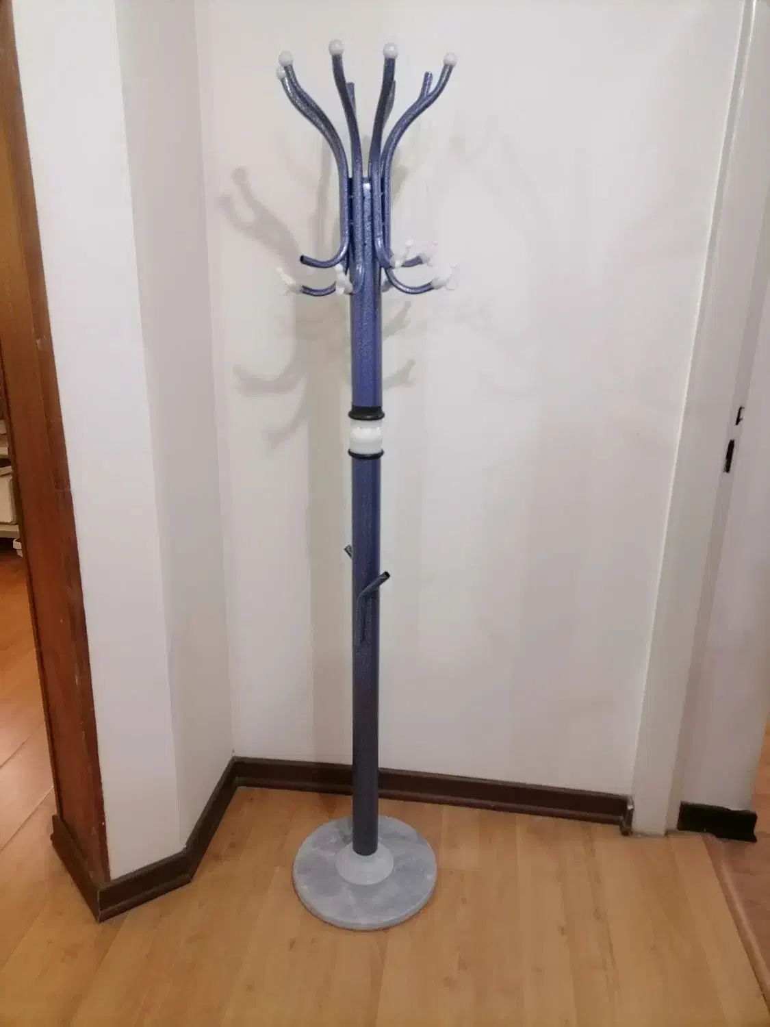 جا لباسی ایستاده|بندرخت و رخت‌آویز|یزد, |دیوار