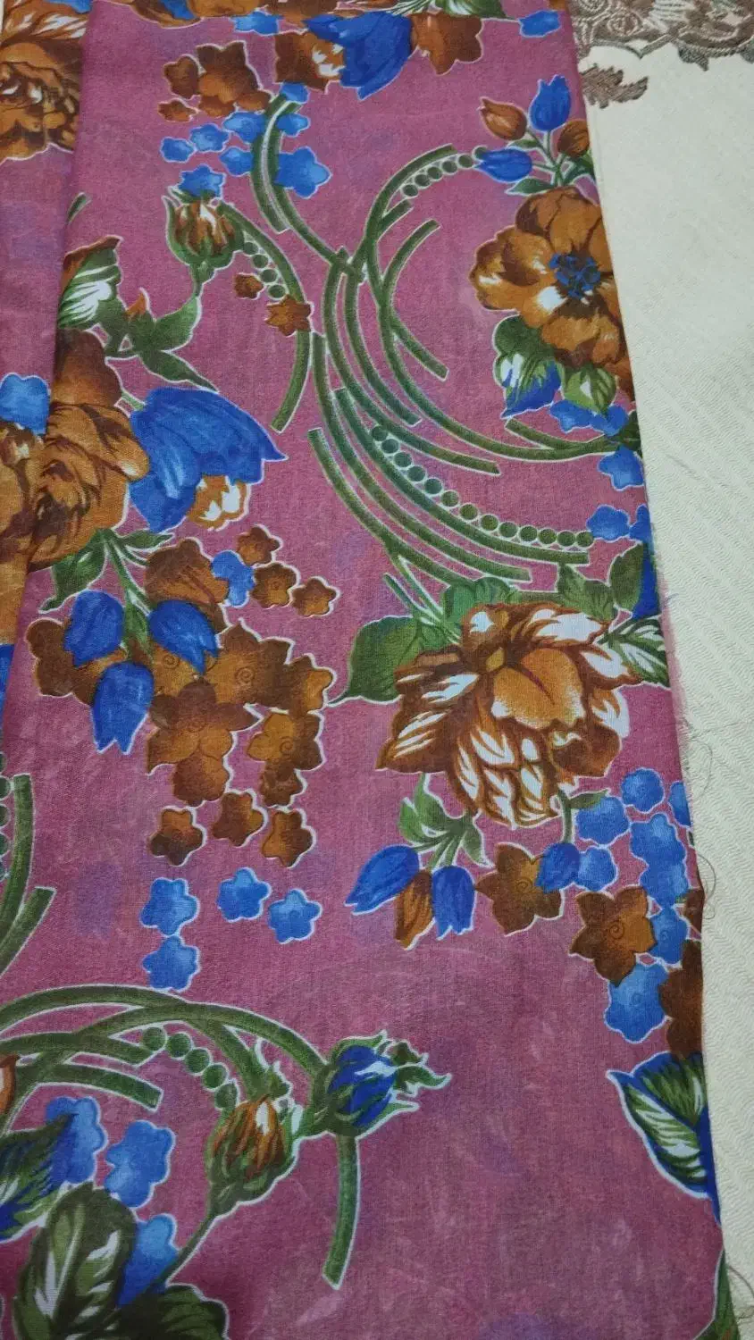 قواره چادر رنگی|لباس|قم, شاه سید علی|دیوار