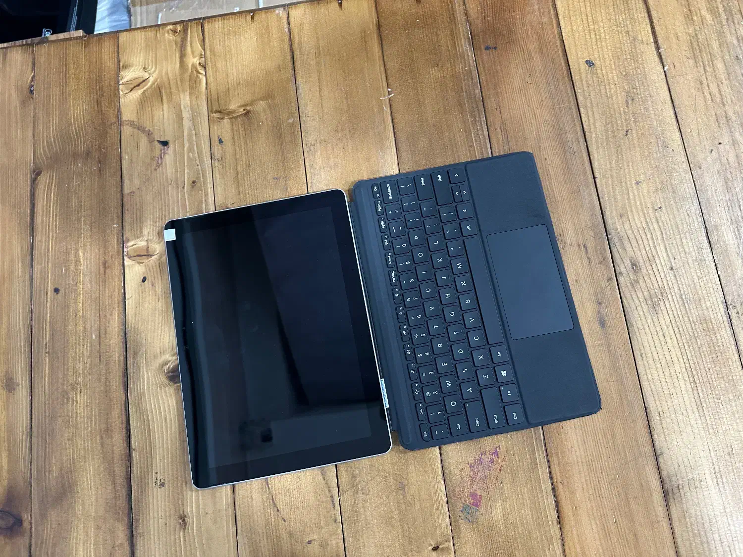 لپ تاپ سورفیس Surface Go همراه شارژر قلم و کیبورد|رایانه همراه|شیراز, زرهی|دیوار