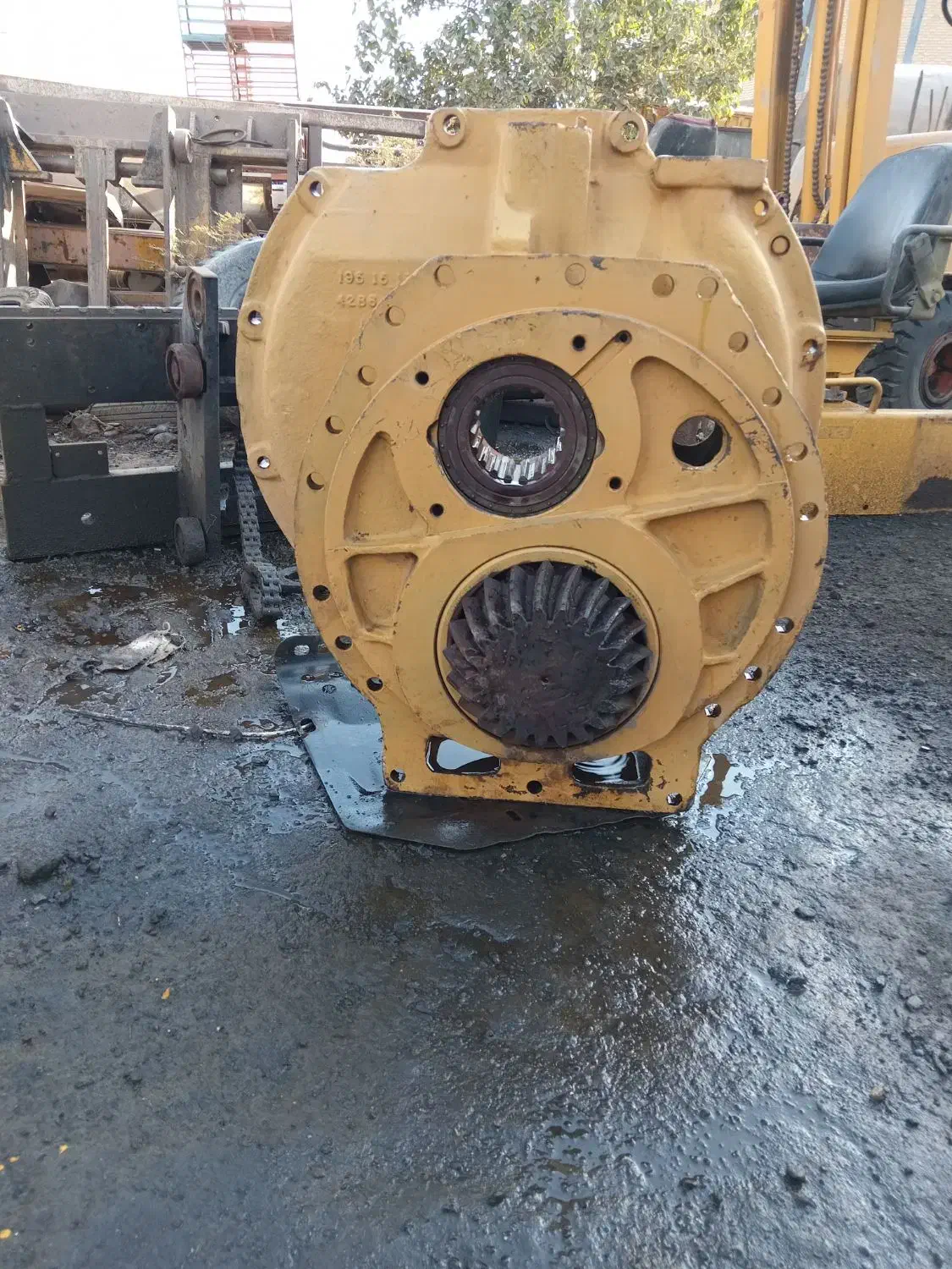 کیس گیربکس بلدوزر ۳۵۵ جدید|خودرو سنگین|باقرشهر, |دیوار