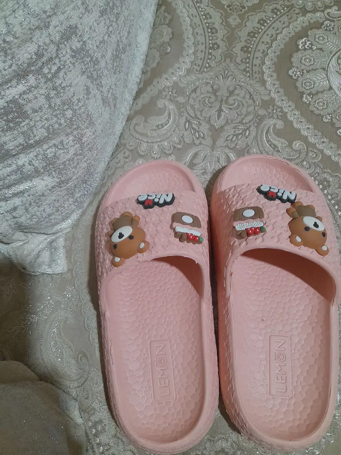 دم پایی|کیف، کفش، کمربند|اسفراین, |دیوار