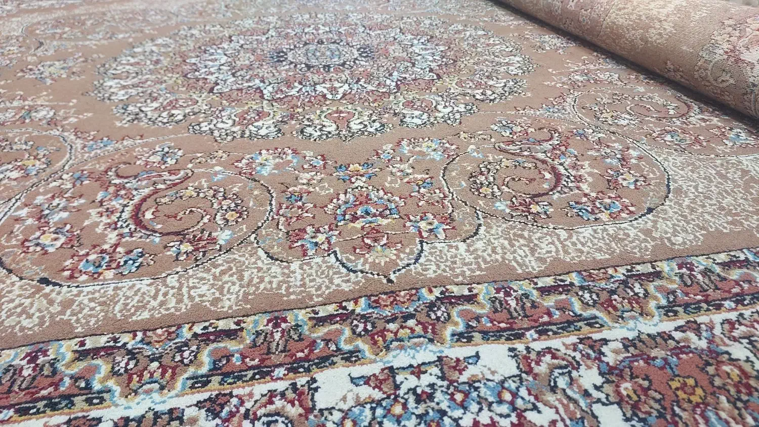 فرش ماشینی|فرش|مهاباد (آذربایجان غربی), |دیوار