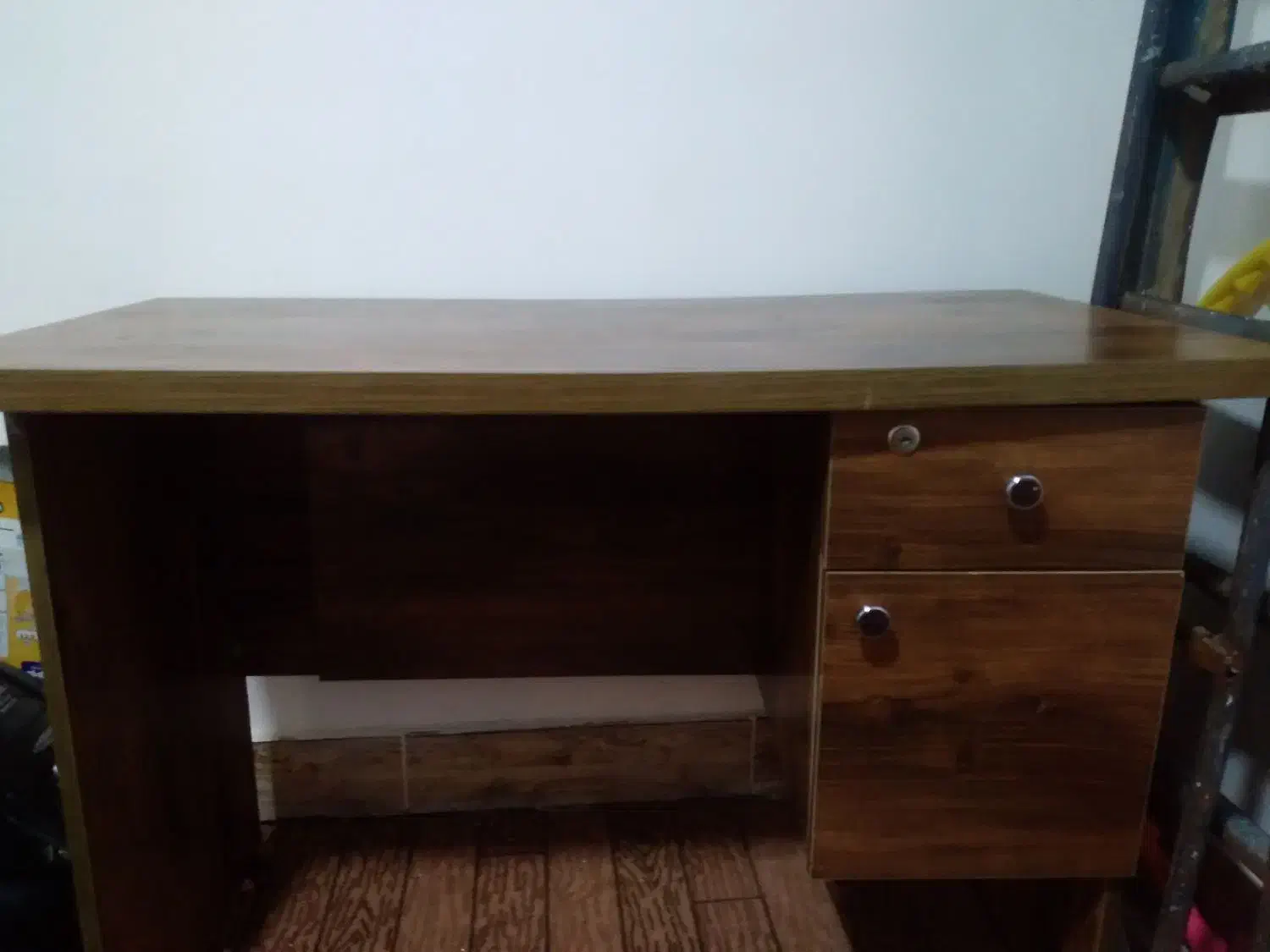 میز اداری|میز تحریر و کامپیوتر|تربت جام, شهید مدرس|دیوار