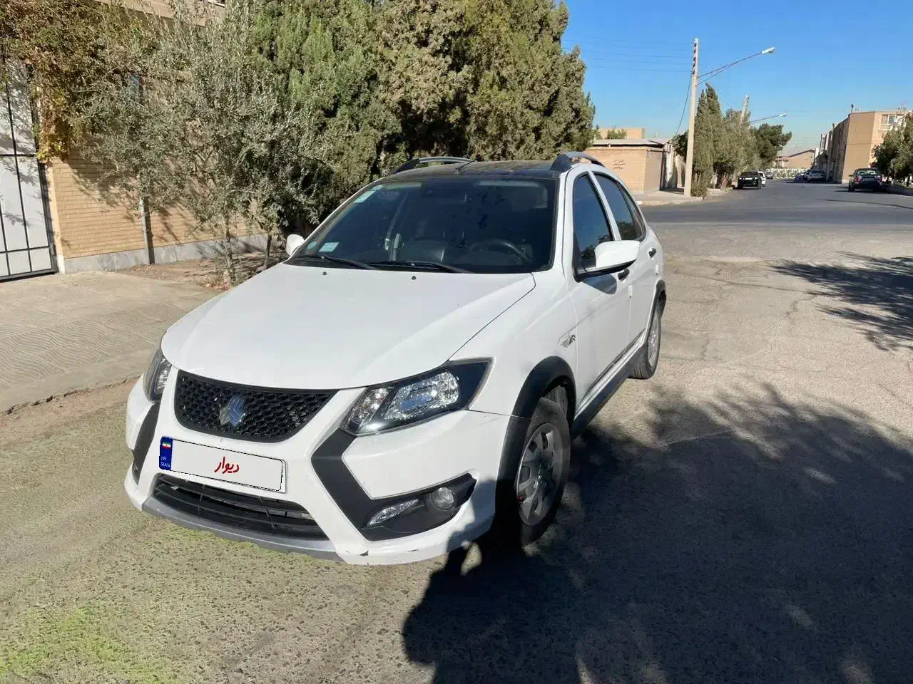 کوییک سفارشی SRسفید تک برگ سند|خودرو سواری و وانت|تفت, |دیوار