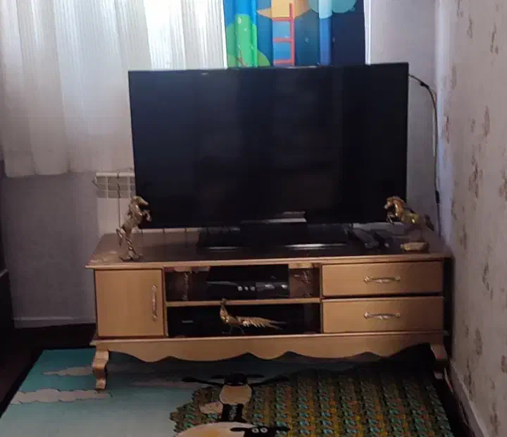 میز تلویزیون چوبی رنگ طلایی|میز تلویزیون|قرچک, شهرک طلائیه|دیوار