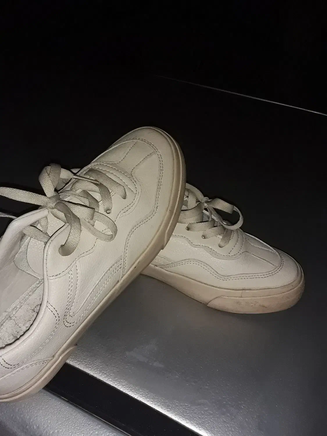 کتونی اصل|کیف، کفش، کمربند|رشت, فرزانه|دیوار