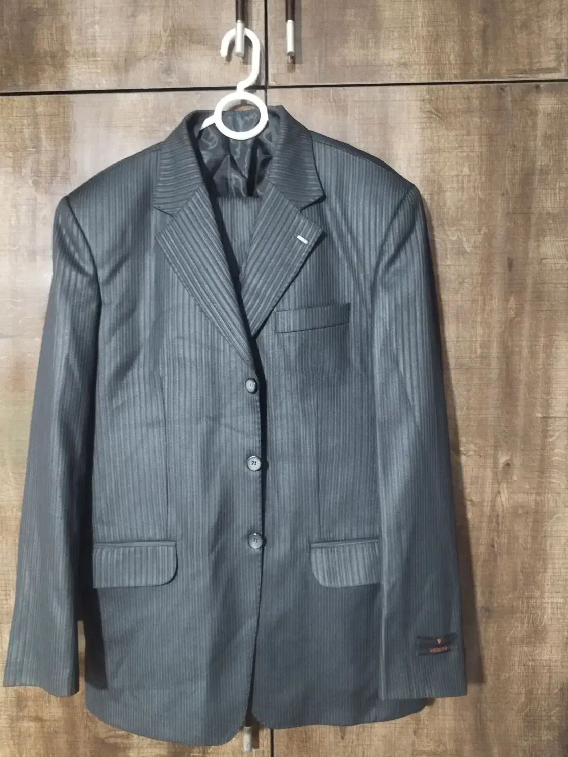 کت و شلوار|لباس|آستانه اشرفیه, |دیوار