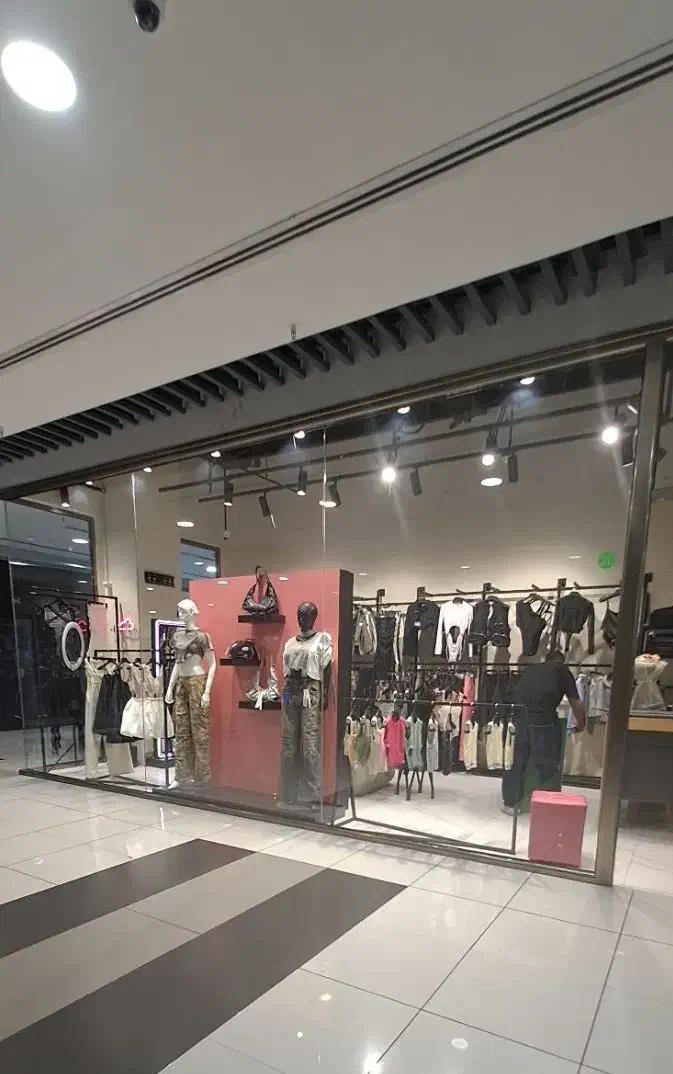 فروش مغازه در طبقه اول پاساژ عفیف آباد|فروش مغازه و غرفه|شیراز, عفیفآباد|دیوار