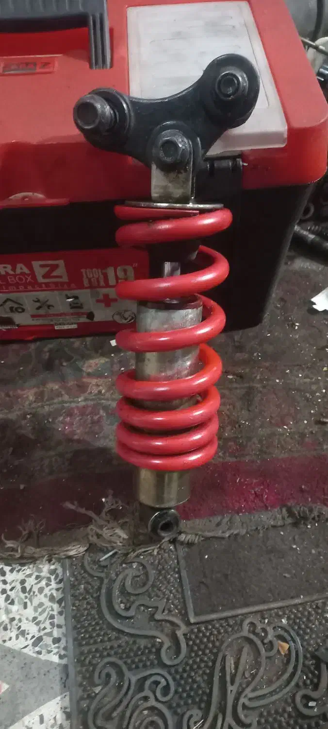 رینگو لاستیک موتور سیکلت.  و کمک فنر|قطعات یدکی و لوازم جانبی|رشت, پیرکلاچای|دیوار