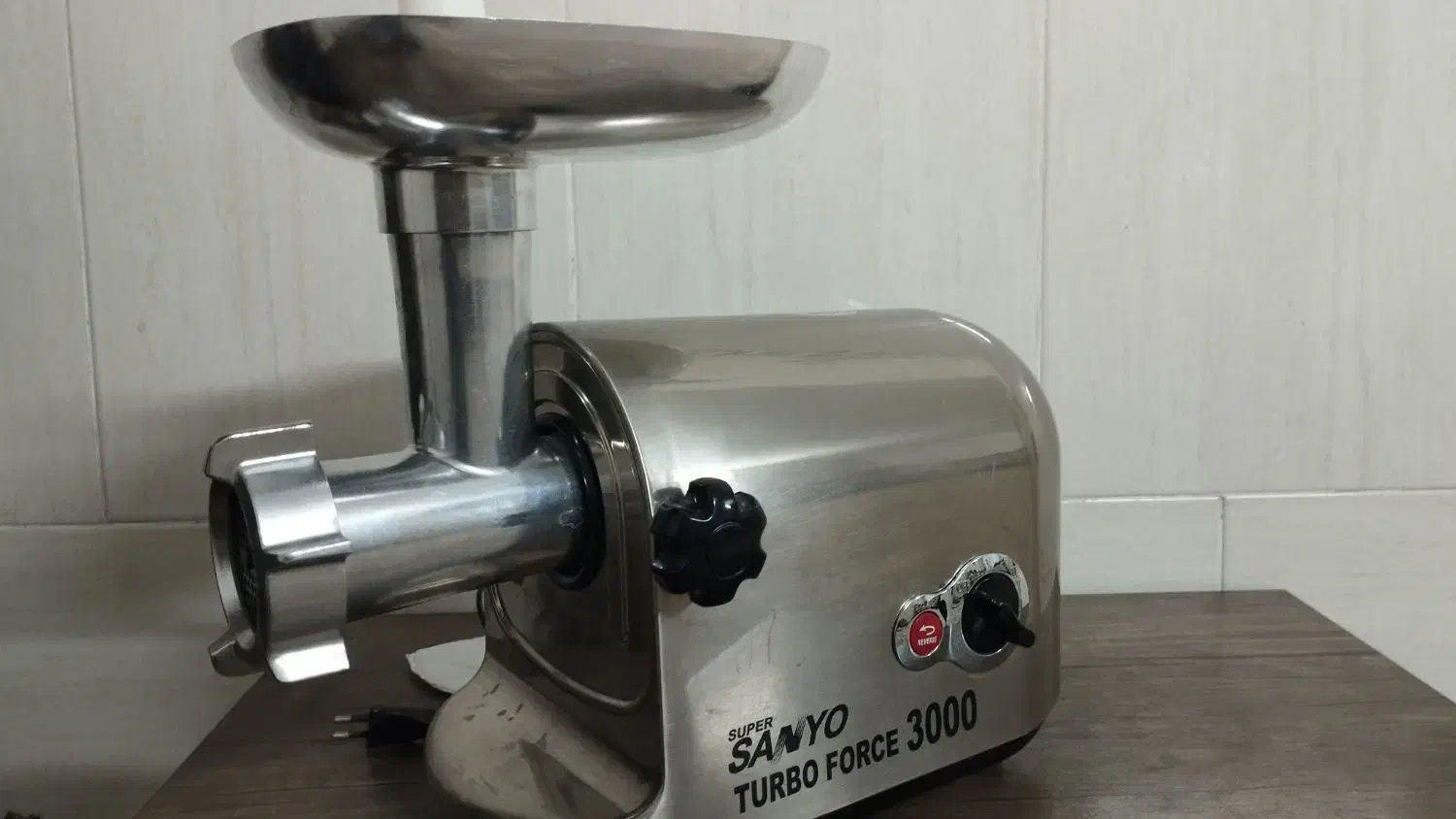 چرخ گوشت نیمه صنعتی نوی نو‌|سایر لوازم برقی|ری, دیلمان|دیوار