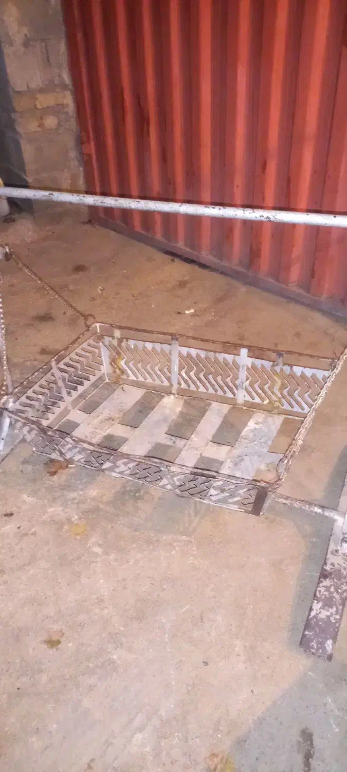 سلام یک عدد گهواره بچه قدیمی بالای ۵۰سال قدمت|کالسکه و لوازم جانبی|کلاله, |دیوار