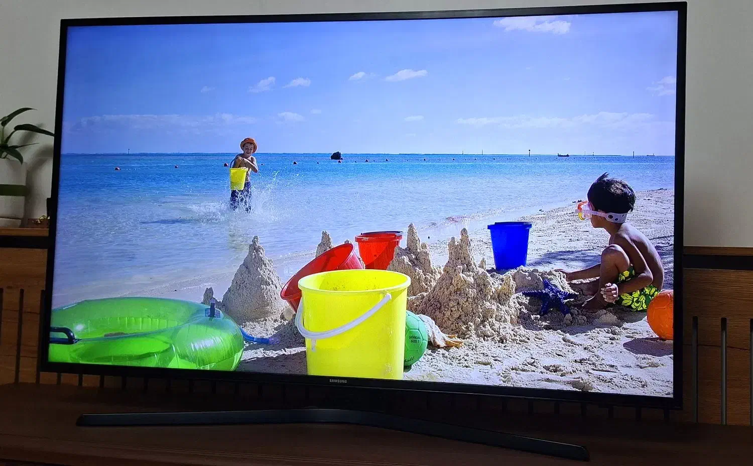 تلویزیون هوشمند سامسونگ ۵۰ اینچ|تلویزیون و پروژکتور|لاهیجان, قیام|دیوار