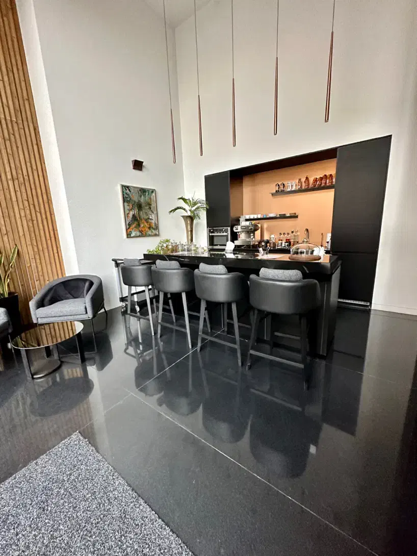 ۳۸۰متر مدرن+۳۰متر تراس ویوو شهر و باغ