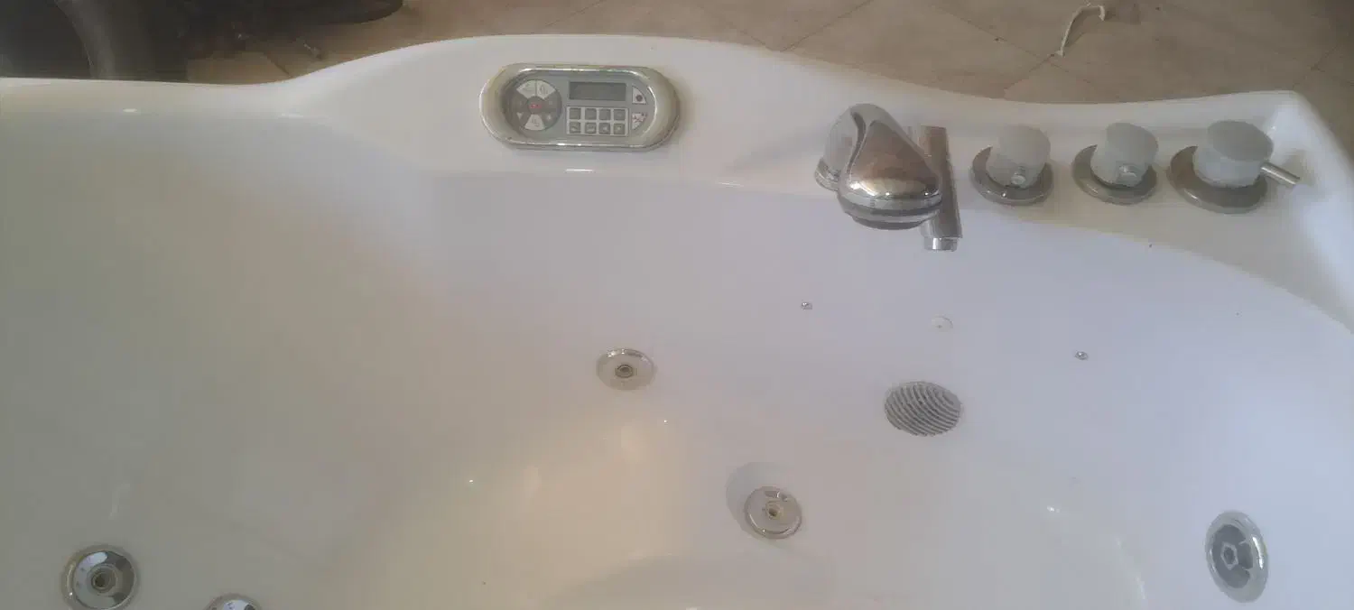 وان جکوزی برند لاویتا|لوازم حمام|اسلامشهر, بهرام آباد|دیوار