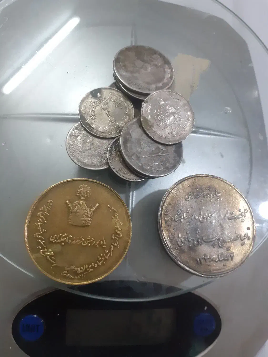 سکه نقره۴۰یا۴۱گرم عیارپائین|کلکسیون سکه، تمبر، اسکناس|قم, شهرک فاطمیه|دیوار