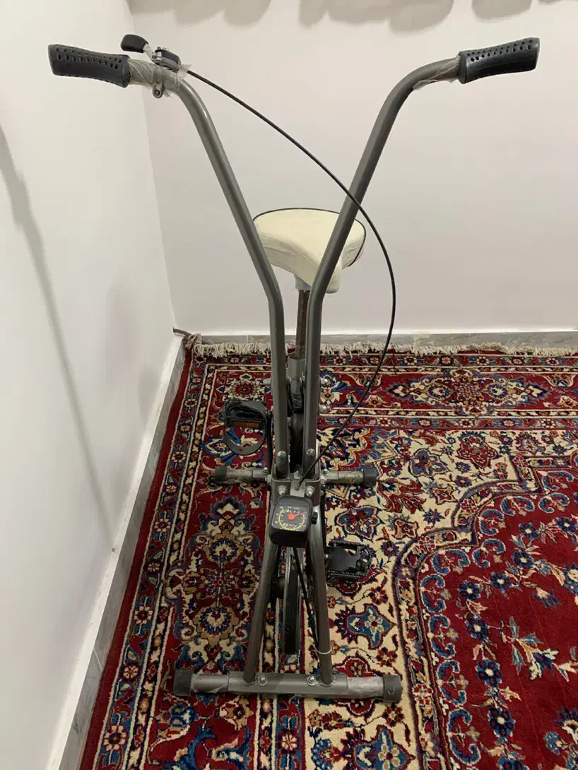 یک عدد دوچرخه ثابت سالم سالم|تجهیزات ورزشی|قم, زنبیل آباد|دیوار