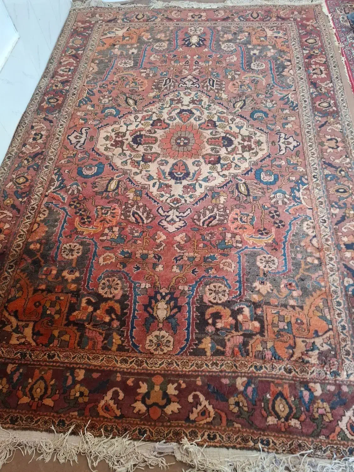 فرش دست بافت قدیمی|فرش|برخوار, |دیوار