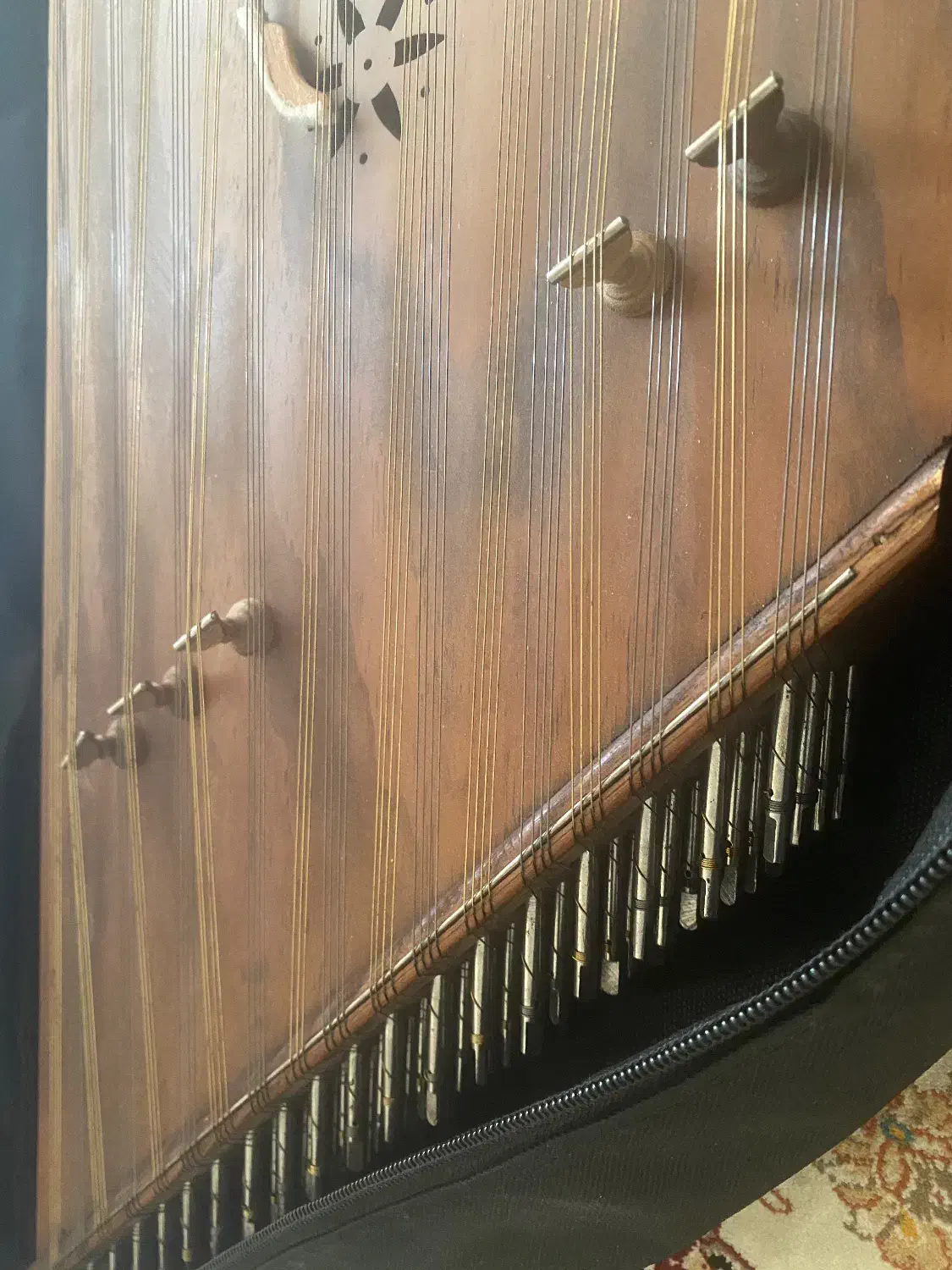 سنتور سالم|سازهای سنتی|اردبیل, |دیوار