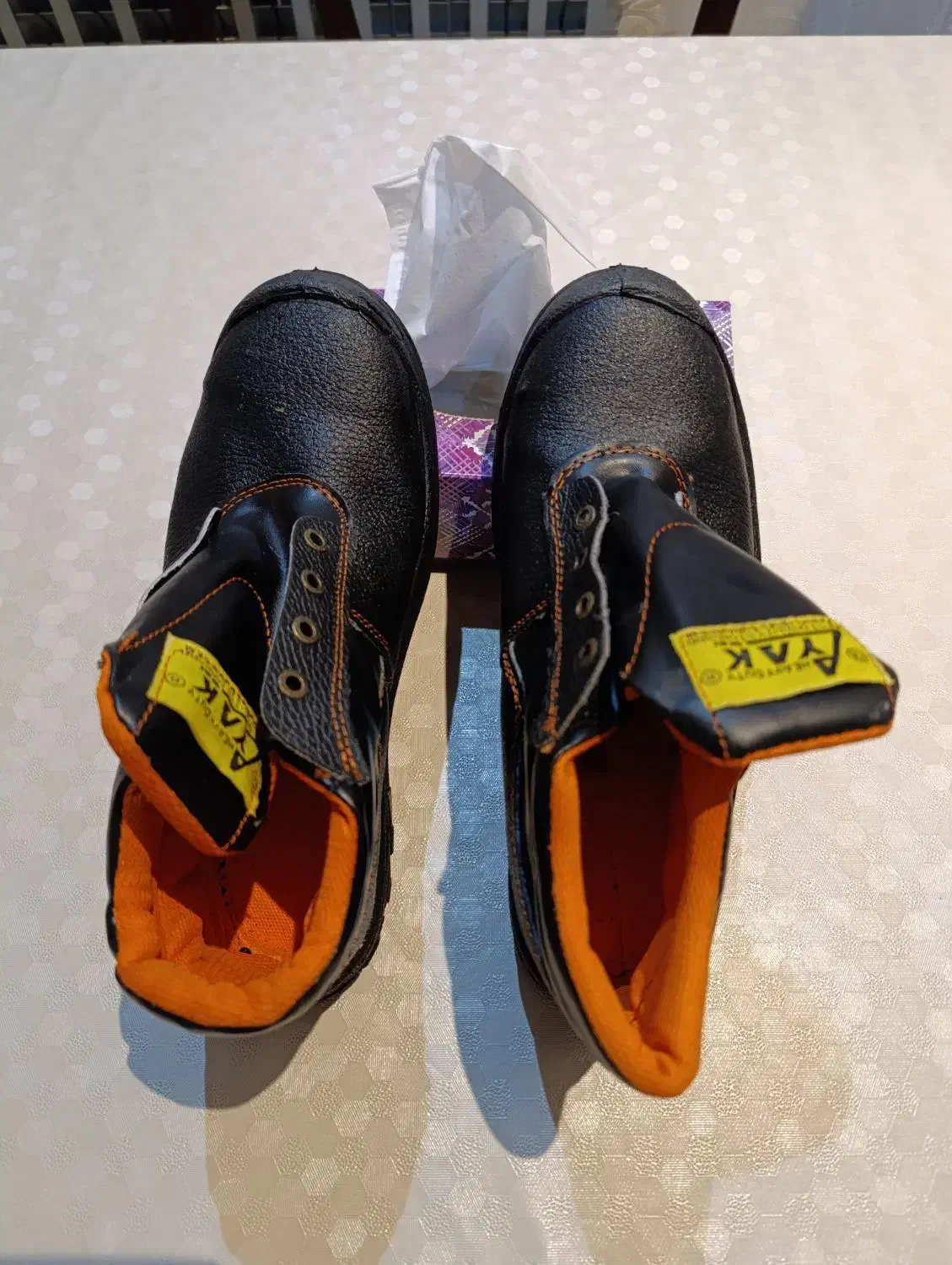 یک جفت کفش نیم بوت|کیف، کفش، کمربند|تهران, شهرآرا|دیوار