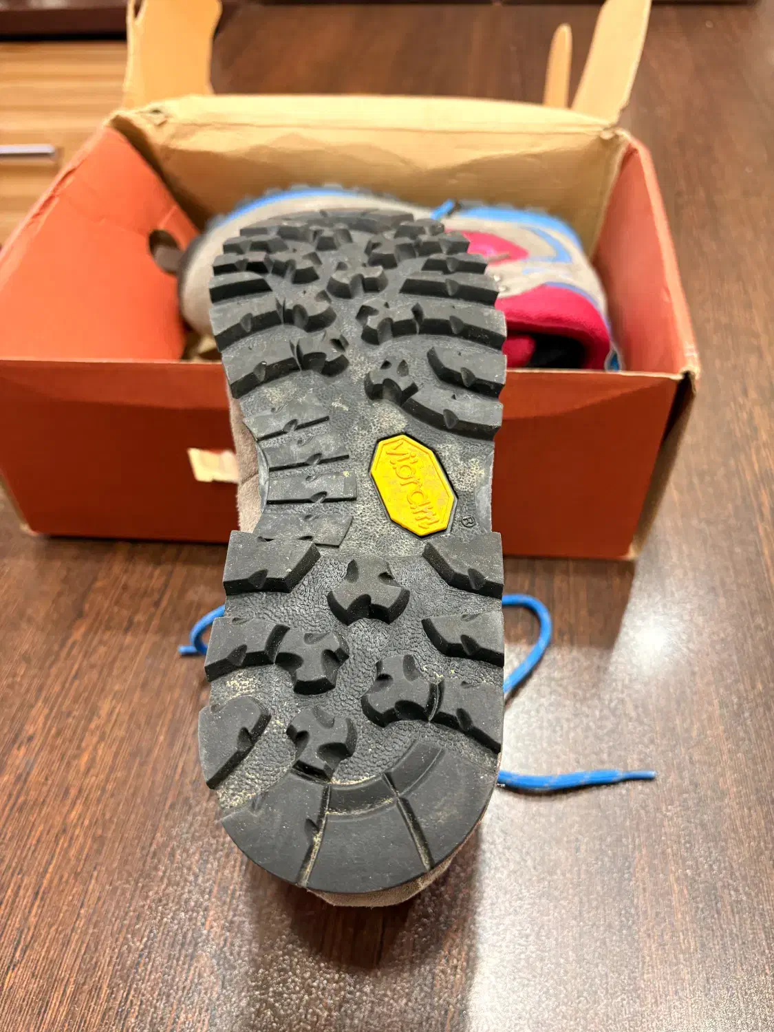 کفش کوهنوردی هاناگال زنانه سایز ۳۹|کوهنوردی و کمپینگ|تهران, شهرک آزمایش|دیوار