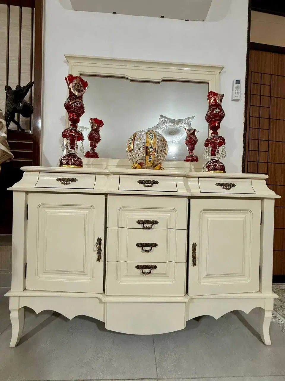 تمییز و نو|بوفه، ویترین، کنسول|پلدشت, |دیوار