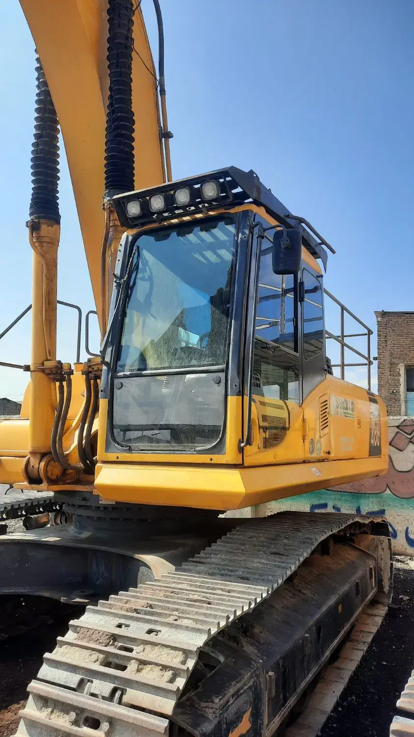 بیل کوماتسو ۴۰۰ خط ۷و۴۶۰ خط۸|خودرو سنگین|تبریز, |دیوار