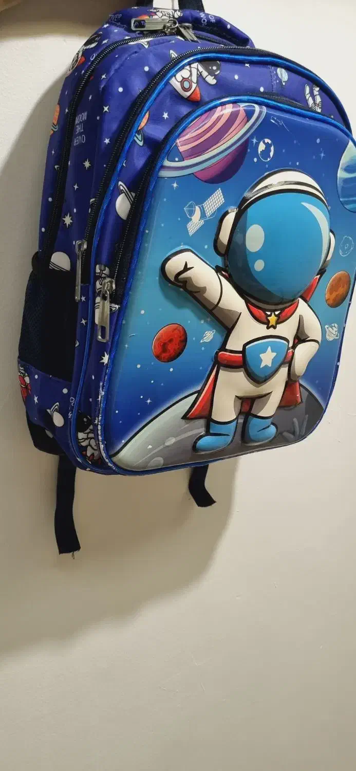 کیف مدرسه|کیف، کفش، کمربند|کرج, باغستان|دیوار