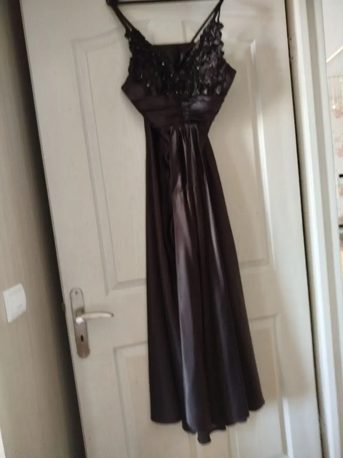 لباس مجلسی|لباس|برخوار, |دیوار