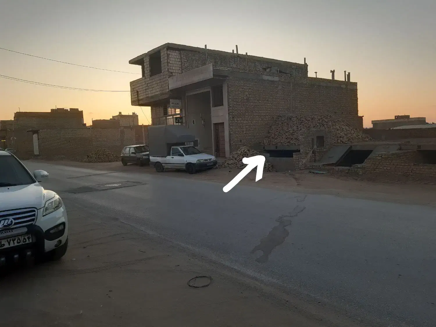 تجاری،مغازه نیمه سازخیابان۲۴متری|فروش مغازه و غرفه|یزد, |دیوار