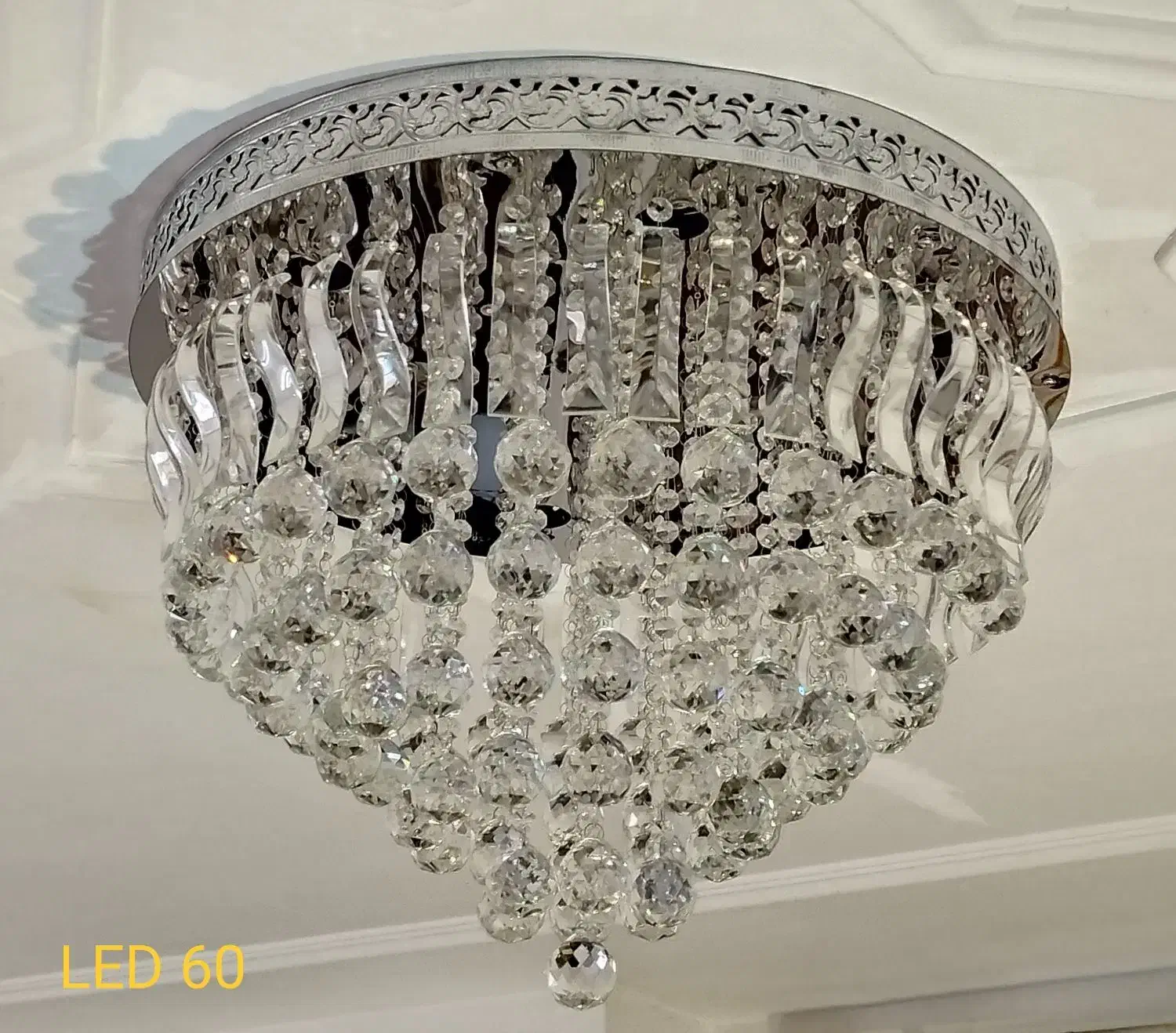 لوستر عالیجناب|لوستر و چراغ آویز|لاهیجان, کوی آزادگان|دیوار