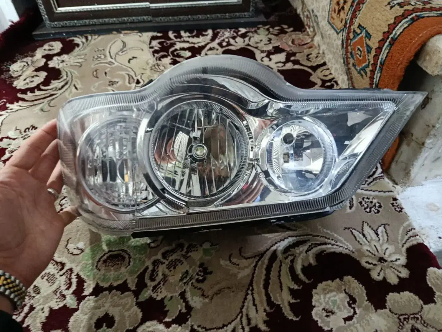 چراغ جلو ۱۱۱|قطعات یدکی و لوازم جانبی|قم, ولیعصر|دیوار