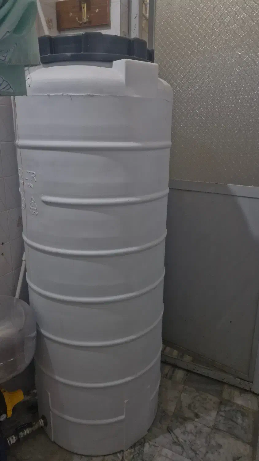 منبع  آب  دو عدد|مصالح و تجهیزات ساختمان|یزد, |دیوار