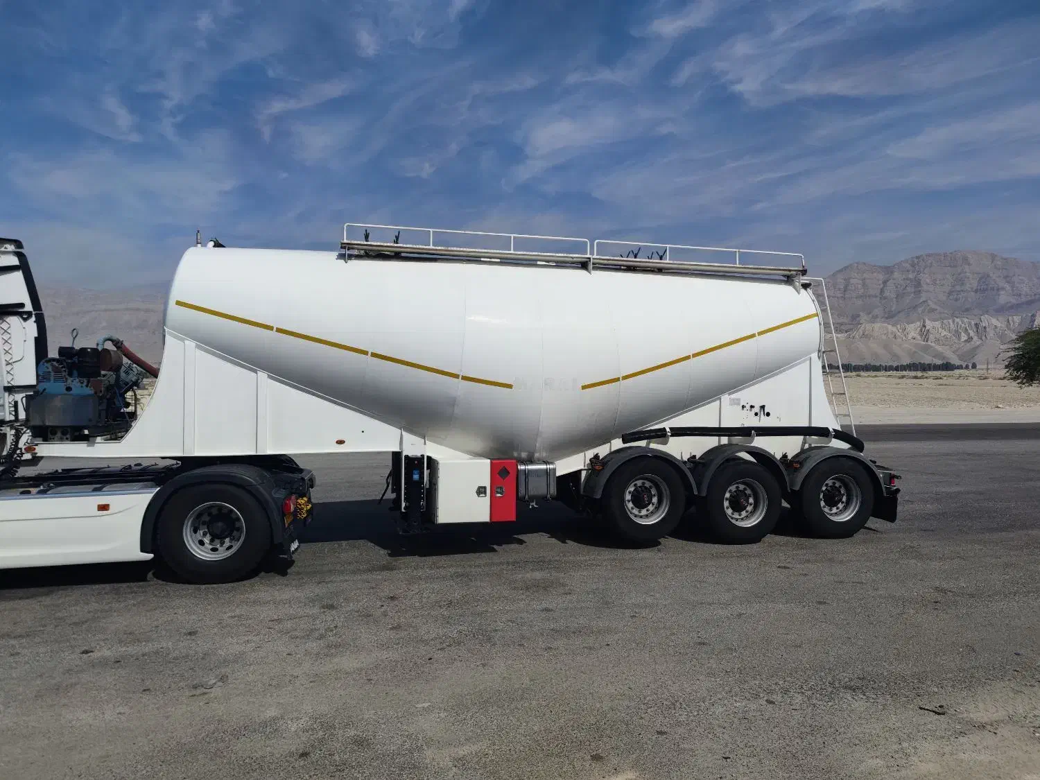 فروش یک دستگاه بونکر سیمان مارال|خودرو سنگین|لامرد, |دیوار