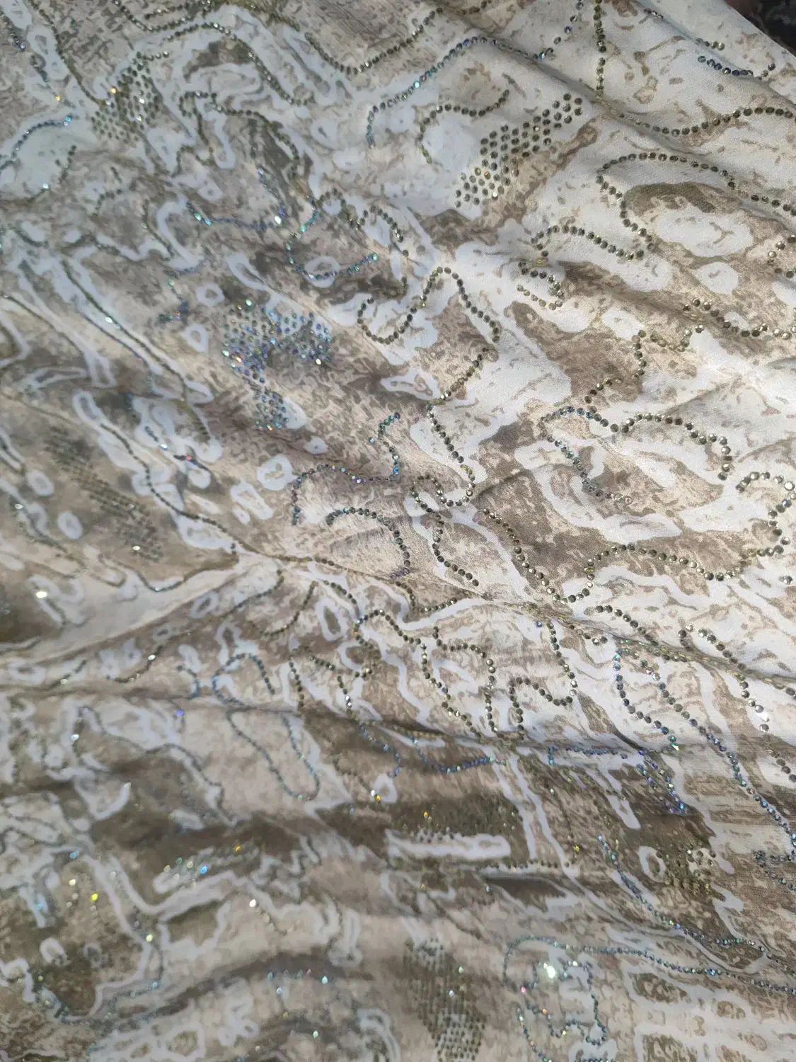 پارچه بلوچی|لباس|نیمروز, |دیوار