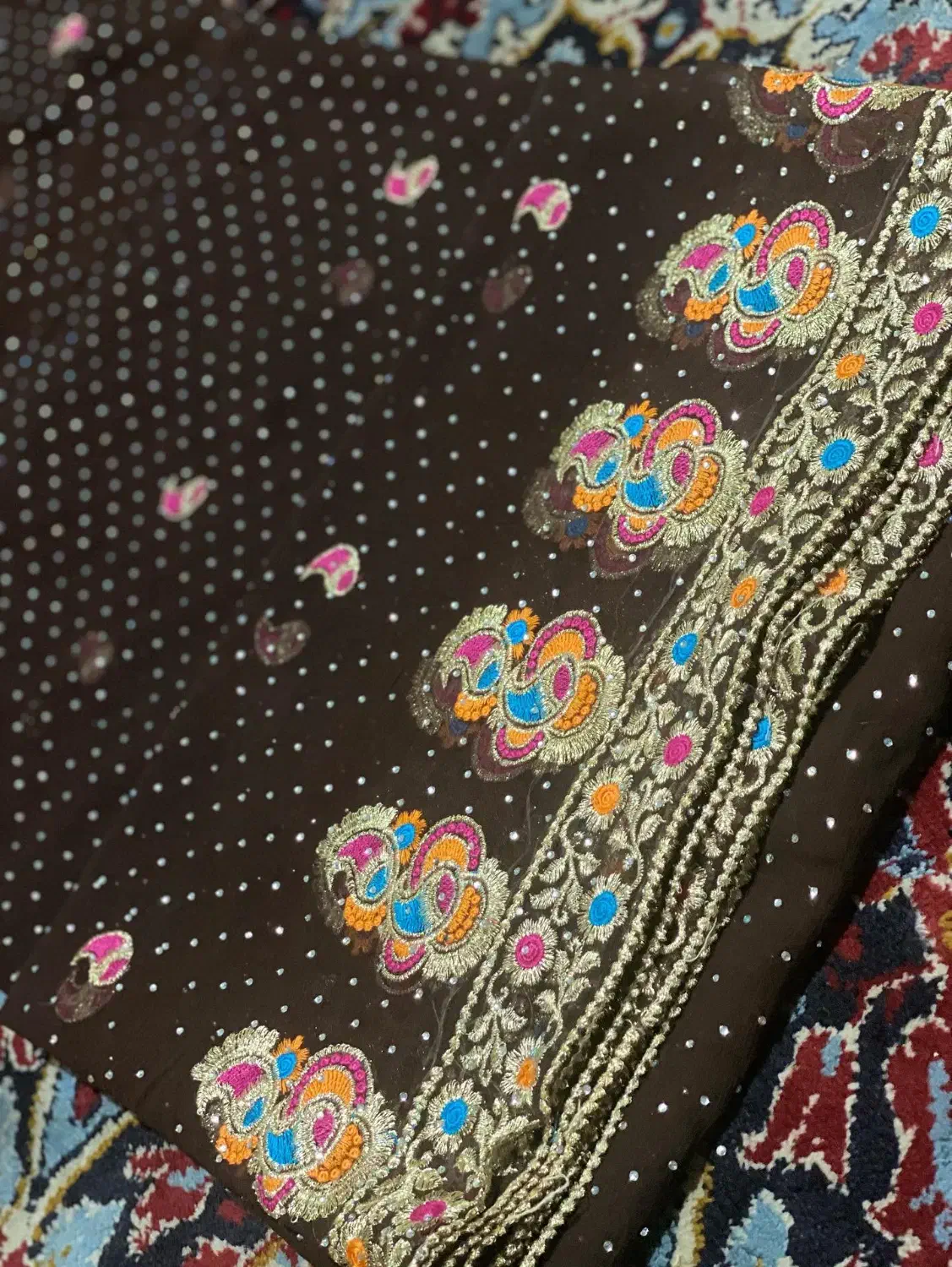 چادر مجلسی نگین دار|لباس|ایرانشهر, |دیوار